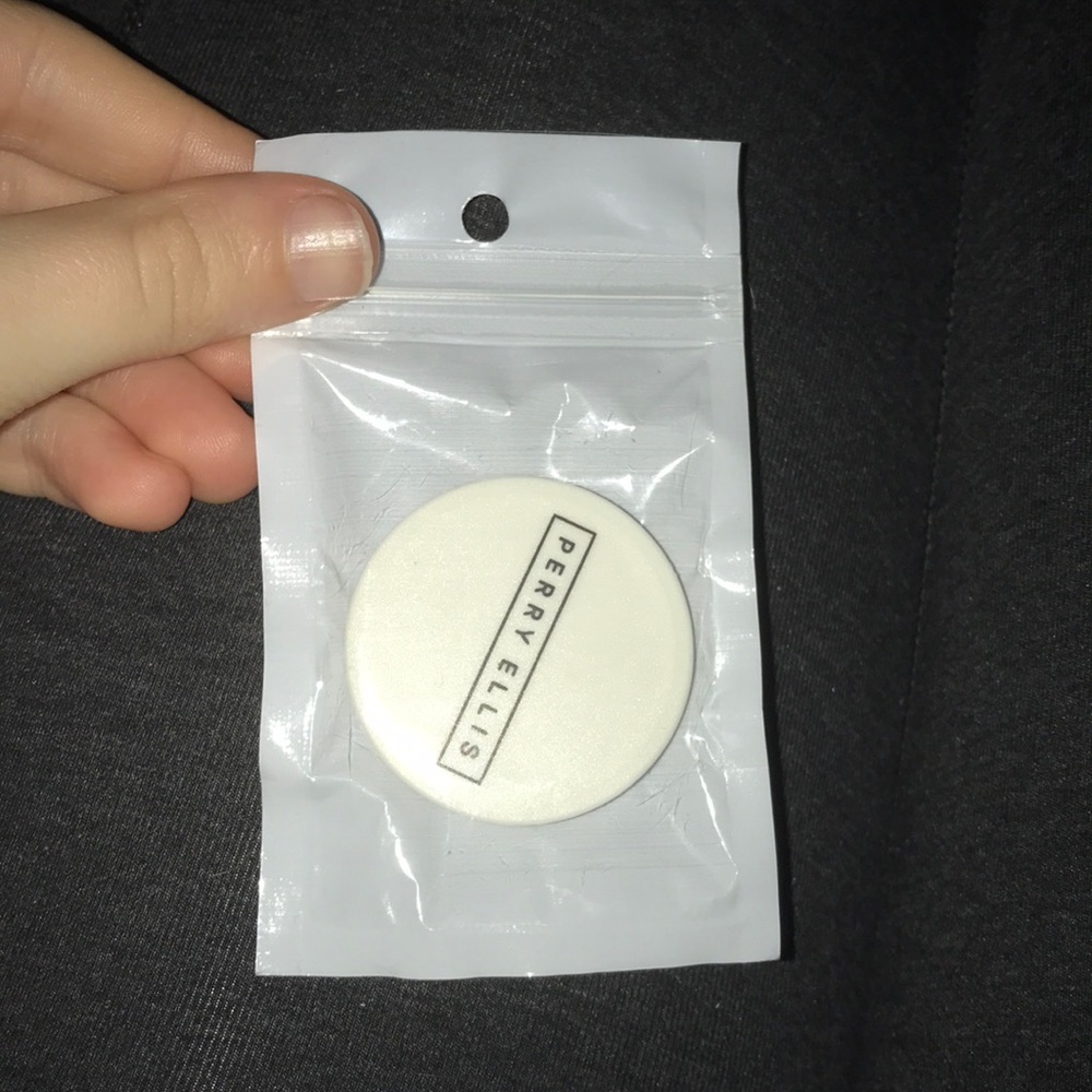 Perry Ellis phone pop